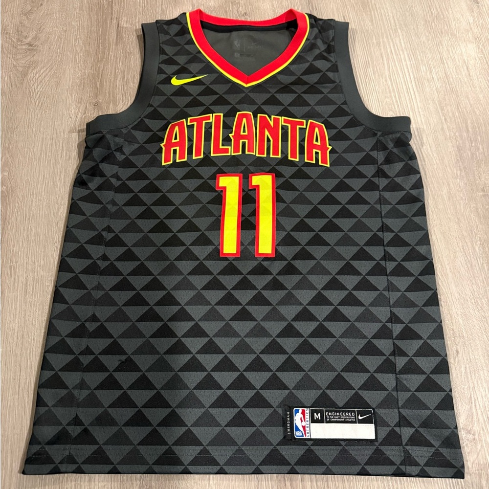 Nike Atlanta Hawks Trae Young black and yellow basketball jersey #NBA
YOUTH M
